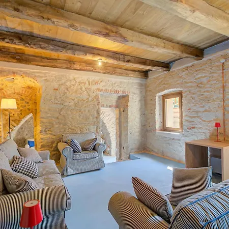 Villa L Autin D Pagn Apartment